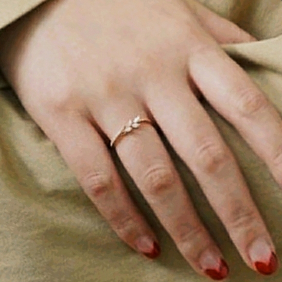 Exquisite 18k Rose Gold filled Eternity Ring - Picture 10 of 14